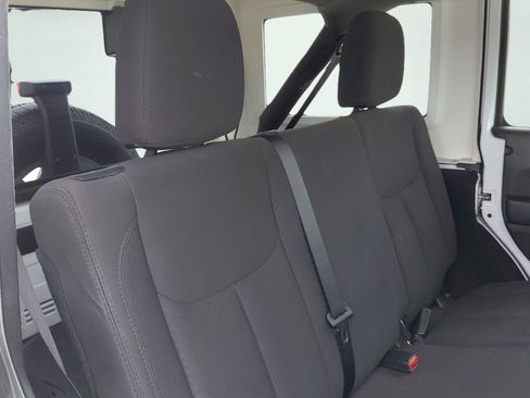 Used 2018 Jeep Wrangler Unlimited Sport S AWD/4WD image 14