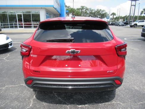 New 2026 Chevrolet Trax RS w/ Sunroof Package FWD image 6