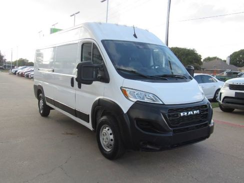 Used 2023 RAM ProMaster 2500 image 3