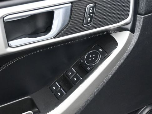 Certified 2021 Ford Explorer XLT image 10