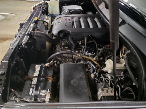 Used 2012 Toyota Tundra 4x4 CrewMax image 19