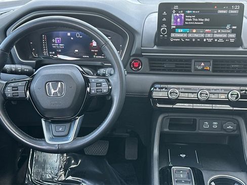 Certified 2025 Honda Pilot Elite image 15