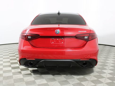 Used 2018 Alfa Romeo Giulia RWD image 39
