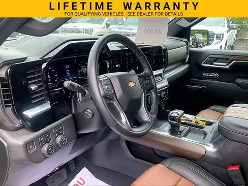 Used 2024 Chevrolet Silverado 1500 High Country AWD/4WD image 14