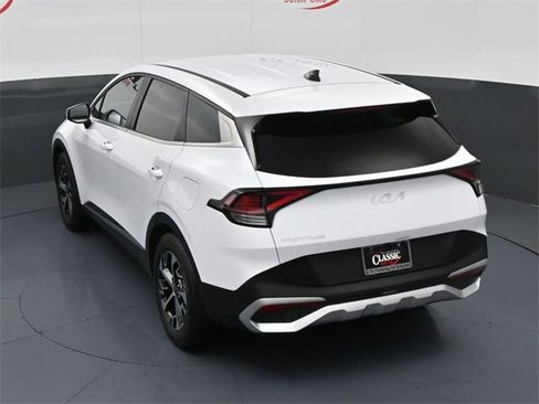 Used 2024 Kia Sportage EX image 17