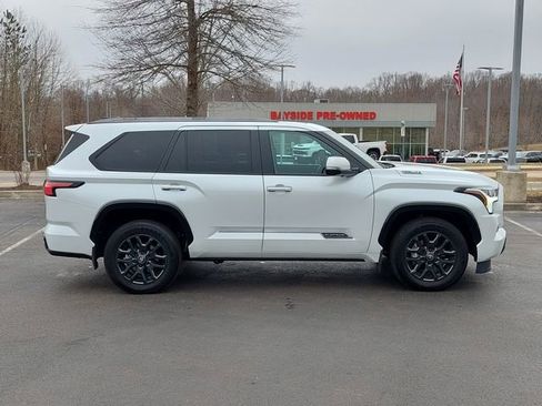 Certified 2025 Toyota Sequoia Platinum image 32