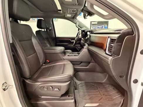 Used 2025 GMC Sierra 3500 Denali w/ Denali Reserve Package AWD/4WD image 21