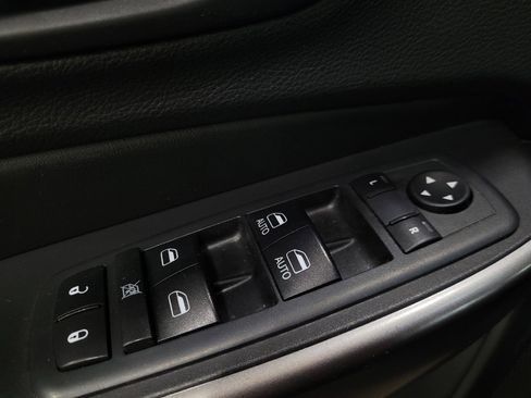 Used 2019 Jeep Cherokee Latitude Plus w/ Comfort/Convenience Group AWD/4WD image 27