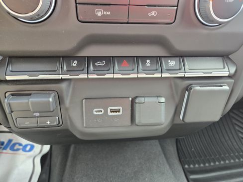 Used 2024 Chevrolet Silverado 2500 Custom w/ Custom Convenience Package AWD/4WD image 18