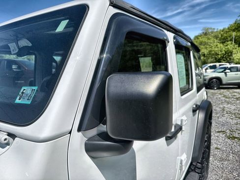 Used 2018 Jeep Wrangler Unlimited Sport AWD/4WD image 11