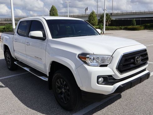 Used 2022 Toyota Tacoma SR5 w/ Technology Package RWD image 6