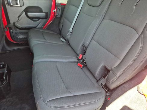Used 2018 Jeep Wrangler Unlimited Sport S AWD/4WD image 18