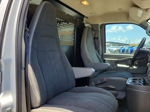 Used 2024 GMC Savana 2500 w/ Driver Convenience Package RWD image 20
