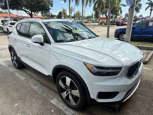 Used 2019 Volvo XC40 T5 Momentum AWD/4WD image 4