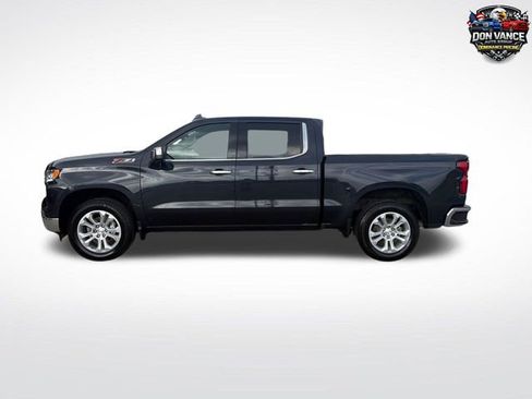 Used 2023 Chevrolet Silverado 1500 LTZ AWD/4WD image 2
