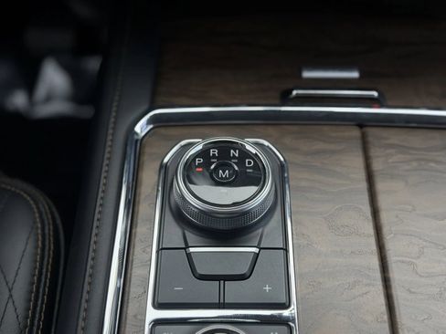 Used 2018 Ford Expedition Platinum image 40