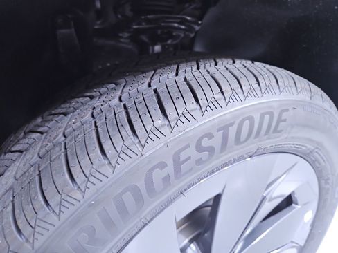 New 2025 Volkswagen Taos S image 26