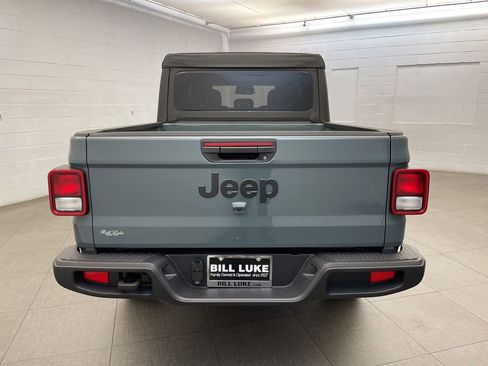 New 2026 Jeep Gladiator Sport image 4