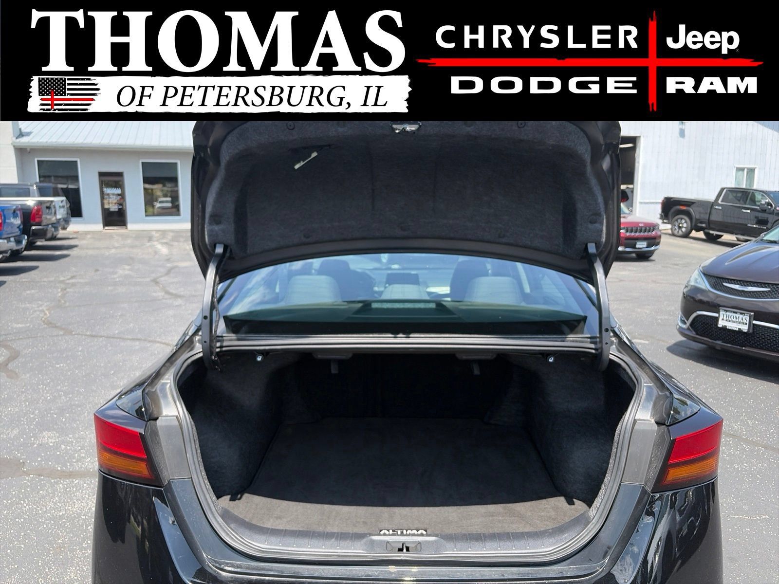 Used 2025 Nissan Altima 2.5 SV FWD image 23