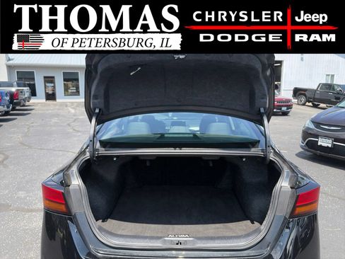 Used 2025 Nissan Altima 2.5 SV FWD image 23