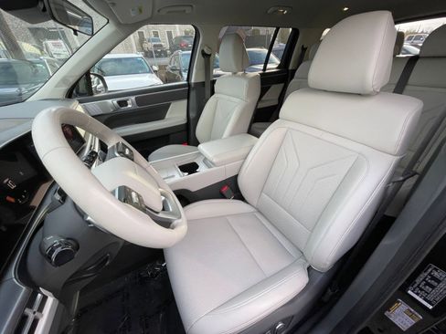 Used 2025 Hyundai Santa Fe SEL FWD image 38