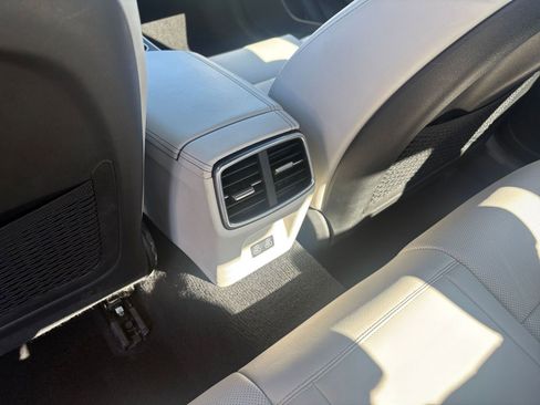 Used 2025 Genesis G70 2.5T AWD/4WD image 24