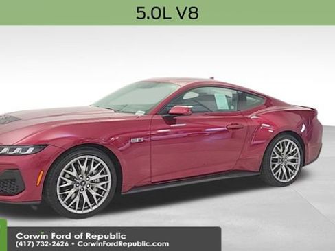 Used 2025 Ford Mustang GT Premium RWD image 4