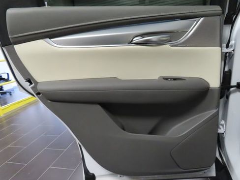 Used 2023 Cadillac XT5 Premium Luxury w/ Technology Package FWD image 10