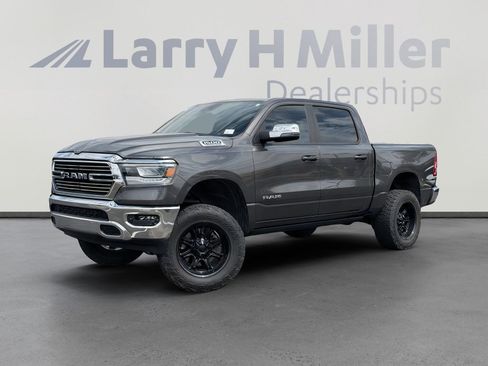 Used 2023 RAM 1500 Laramie AWD/4WD image 1