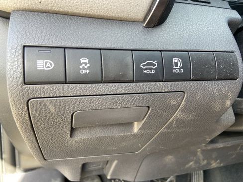 Used 2022 Toyota Camry SE FWD image 46