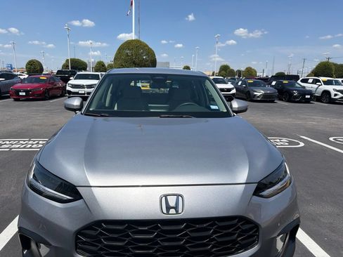 Used 2024 Honda HR-V LX image 2