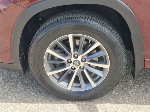Used 2018 Toyota Highlander XLE image 20