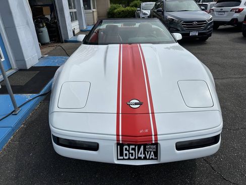 Used 1991 Chevrolet Corvette Convertible RWD image 8
