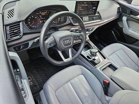 Used 2022 Audi Q5 2.0T Premium w/ Convenience Package image 10