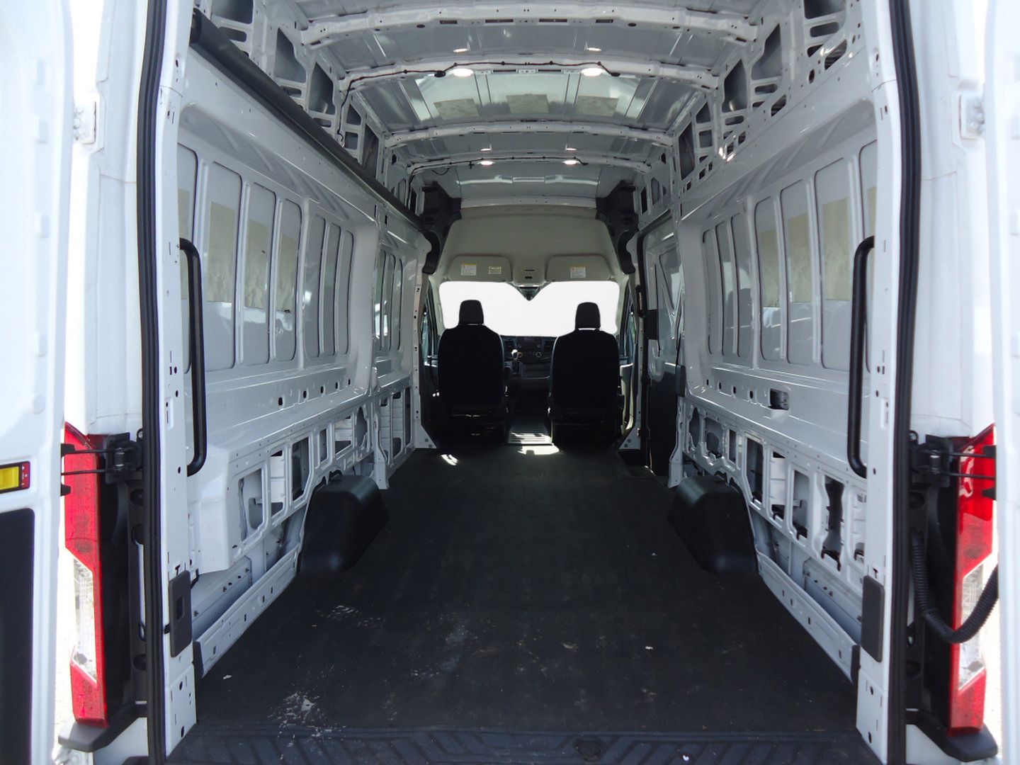 Used 2024 Ford Transit 350 148 High Roof Extended RWD image 27