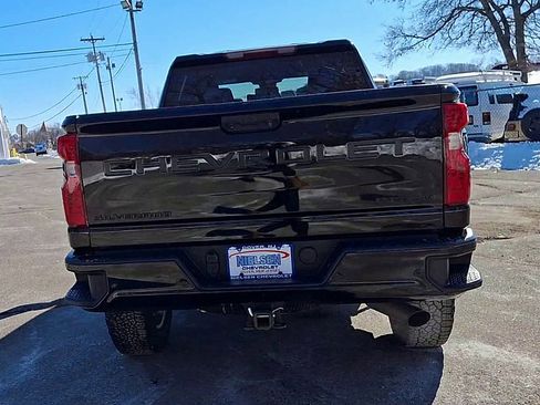 Used 2024 Chevrolet Silverado 2500 Custom w/ Custom Value Package image 7