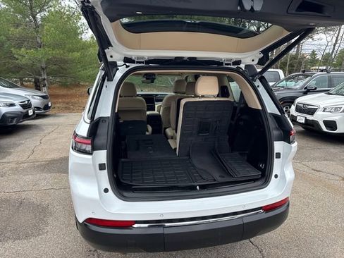 Used 2021 Jeep Grand Cherokee L Limited w/ Luxury Tech Group II AWD/4WD image 10