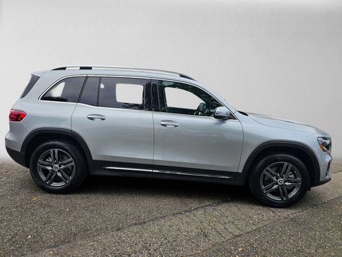 Used 2026 Mercedes-Benz GLB 250 image 2