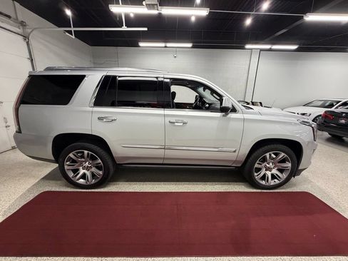 Used 2016 Cadillac Escalade Premium AWD/4WD image 14