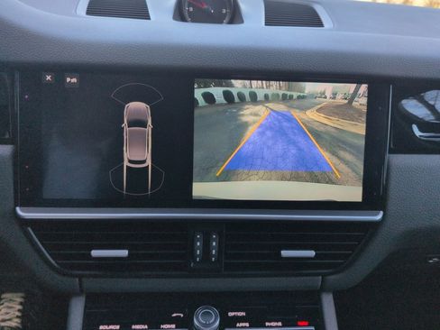 Used 2019 Porsche Cayenne image 19