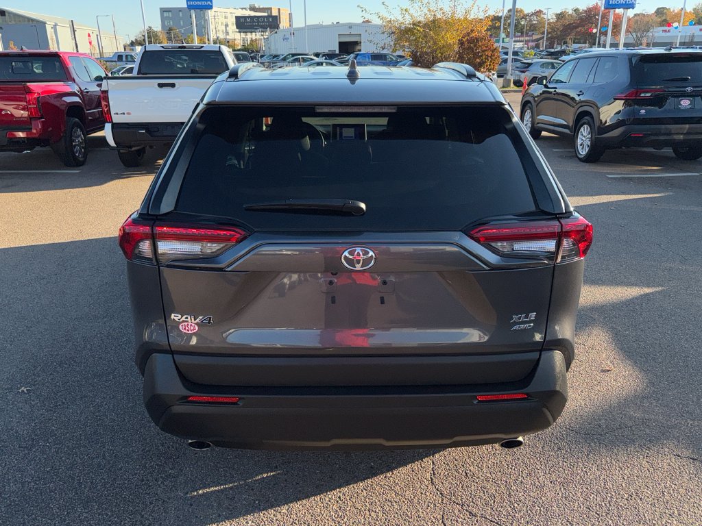 Used 2025 Toyota RAV4 XLE AWD/4WD image 6