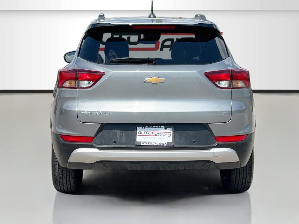 Used 2024 Chevrolet TrailBlazer LT w/ Driver Confidence Package FWD image 6