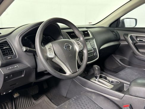 Used 2018 Nissan Altima 2.5 S FWD image 3
