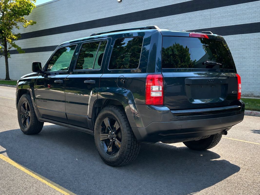 Used 2015 Jeep Patriot Sport FWD image 3