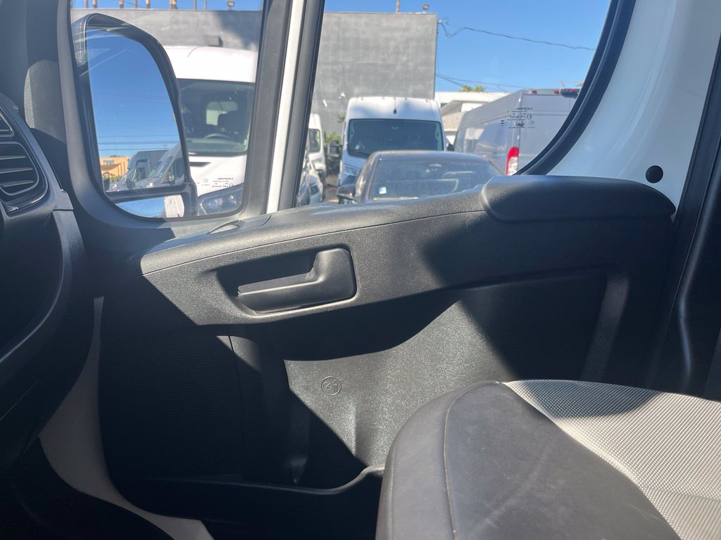 Used 2025 RAM ProMaster 2500 w/ Convenience Group FWD image 17