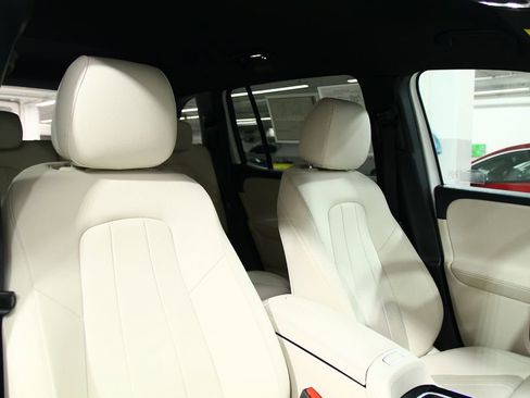 Certified 2025 Mercedes-Benz GLB 250 4MATIC image 25