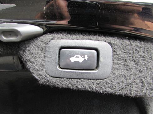 Used 2013 Lexus LS 460 L w/ Ultra Luxury Pkg RWD image 27