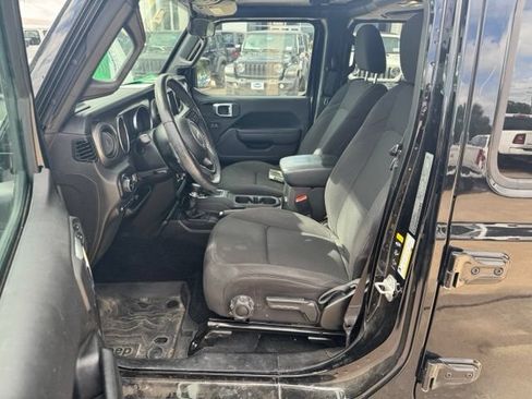 Used 2023 Jeep Wrangler Unlimited w/ Cold Weather Group AWD/4WD image 9