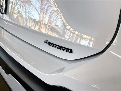 Used 2025 Volkswagen Tiguan SE w/ Panoramic Sunroof Package image 34