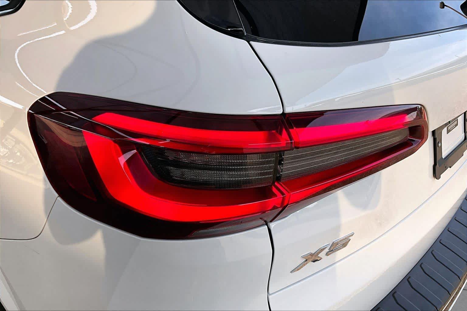 Used 2022 BMW X5 sDrive40i w/ M Sport Package RWD image 28